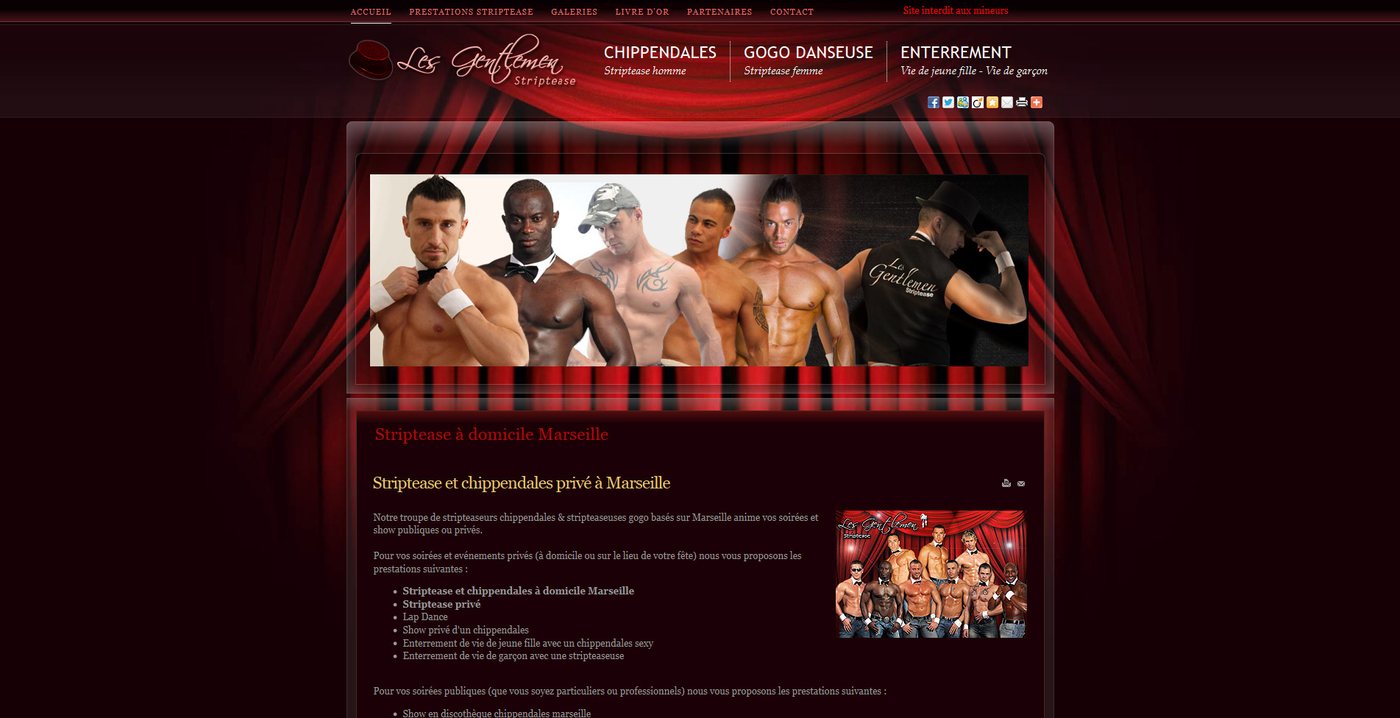 Stripteaseur des Gentlemen en representation lors d'une soiree privee a Marseille