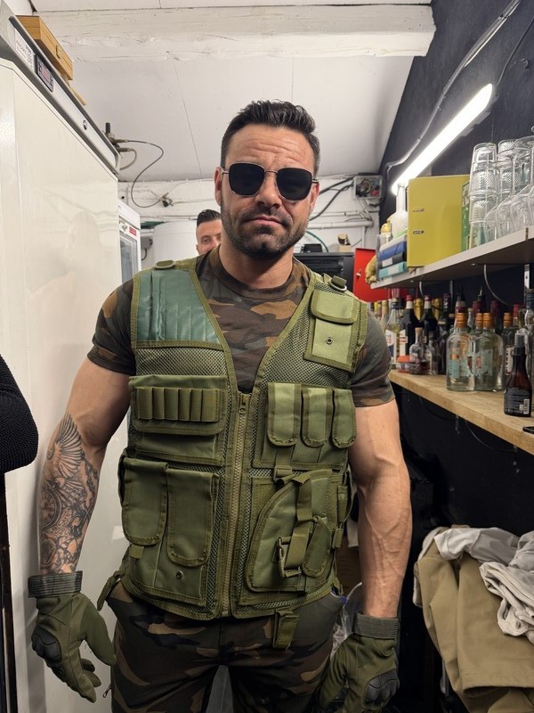 John chippendale costume militaire show EVJF Marseille